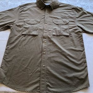 World Wide Sports Man Tan/Khaki Dri-Fit Fishing Shirt Men’s Size L Short Sleeves